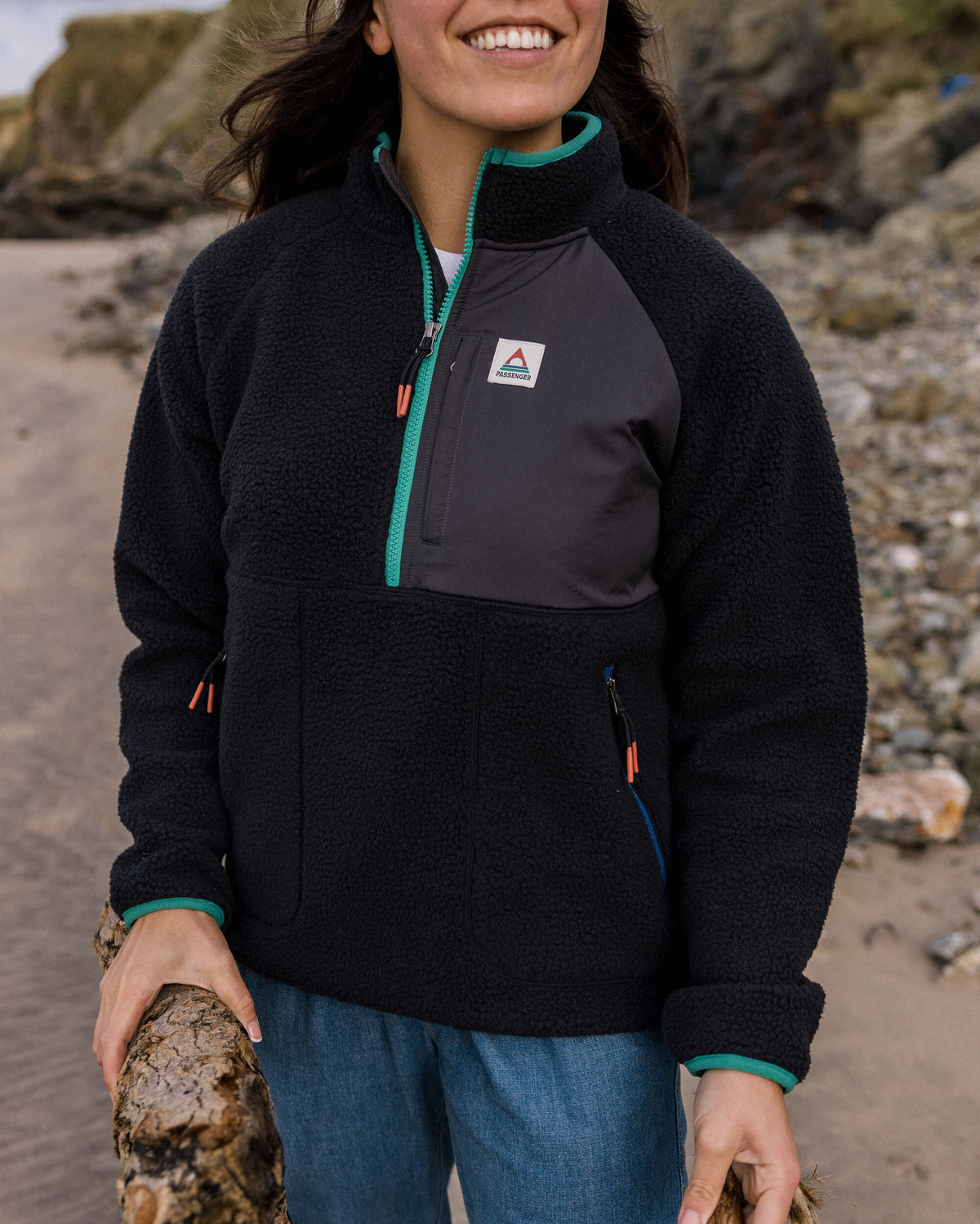 Home Sherpa Fleece - Black - Lifestyle