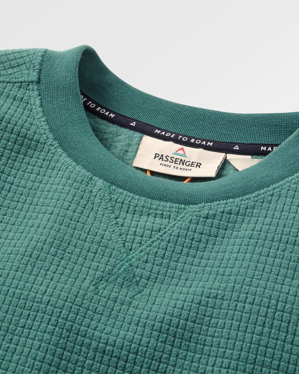 Forestscape Grid Fleece Crew - Deep Ocean - Flatlay