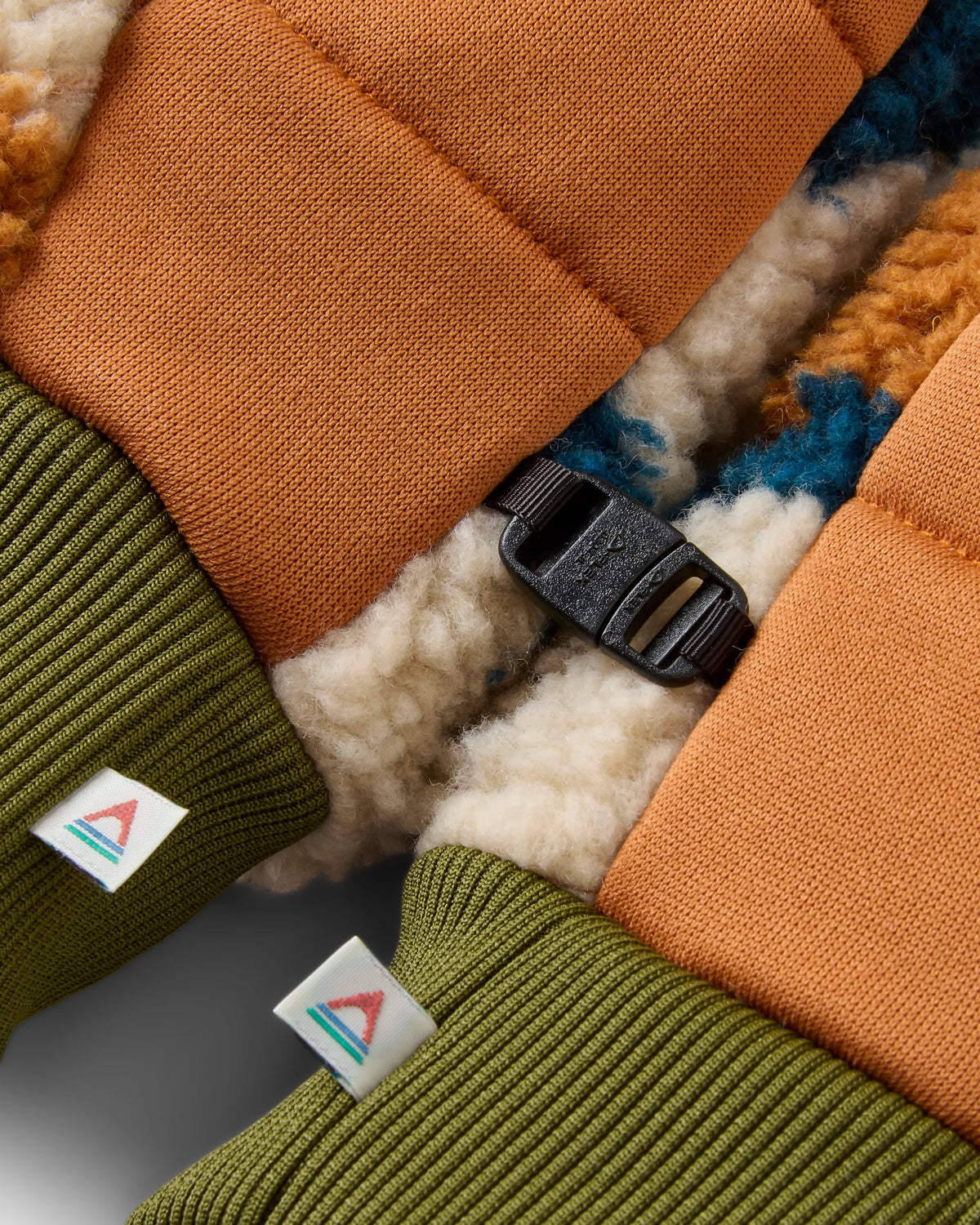 Avalanche Sherpa Mittens - Abstract Trails Pebble Grey - Flatlay