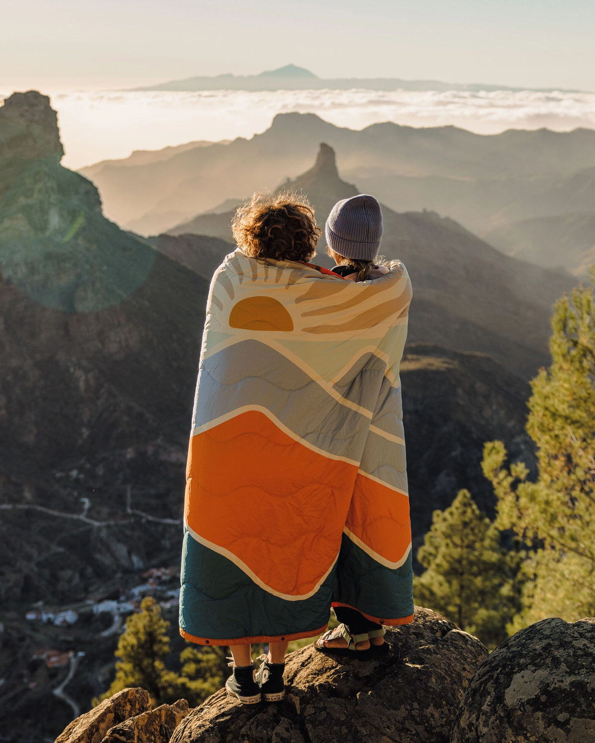 Cabin Sherpa Blanket - Cornflower - Lifestyle
