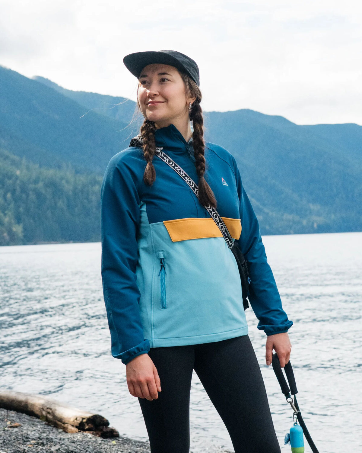 Ocean Softshell Anorak - Retro Blue/Tidal Blue - Lifestyle