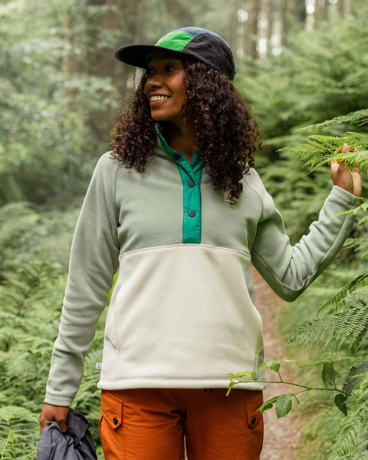 Snowdrop Polartec® Fleece - Pistachio/Birch - Lifestyle