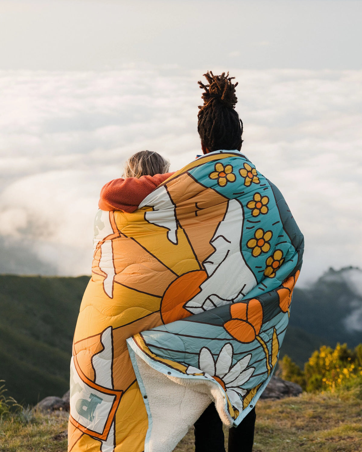 Cabin Sherpa Blanket - Seasonal Graphic/ Birch - Lifestyle