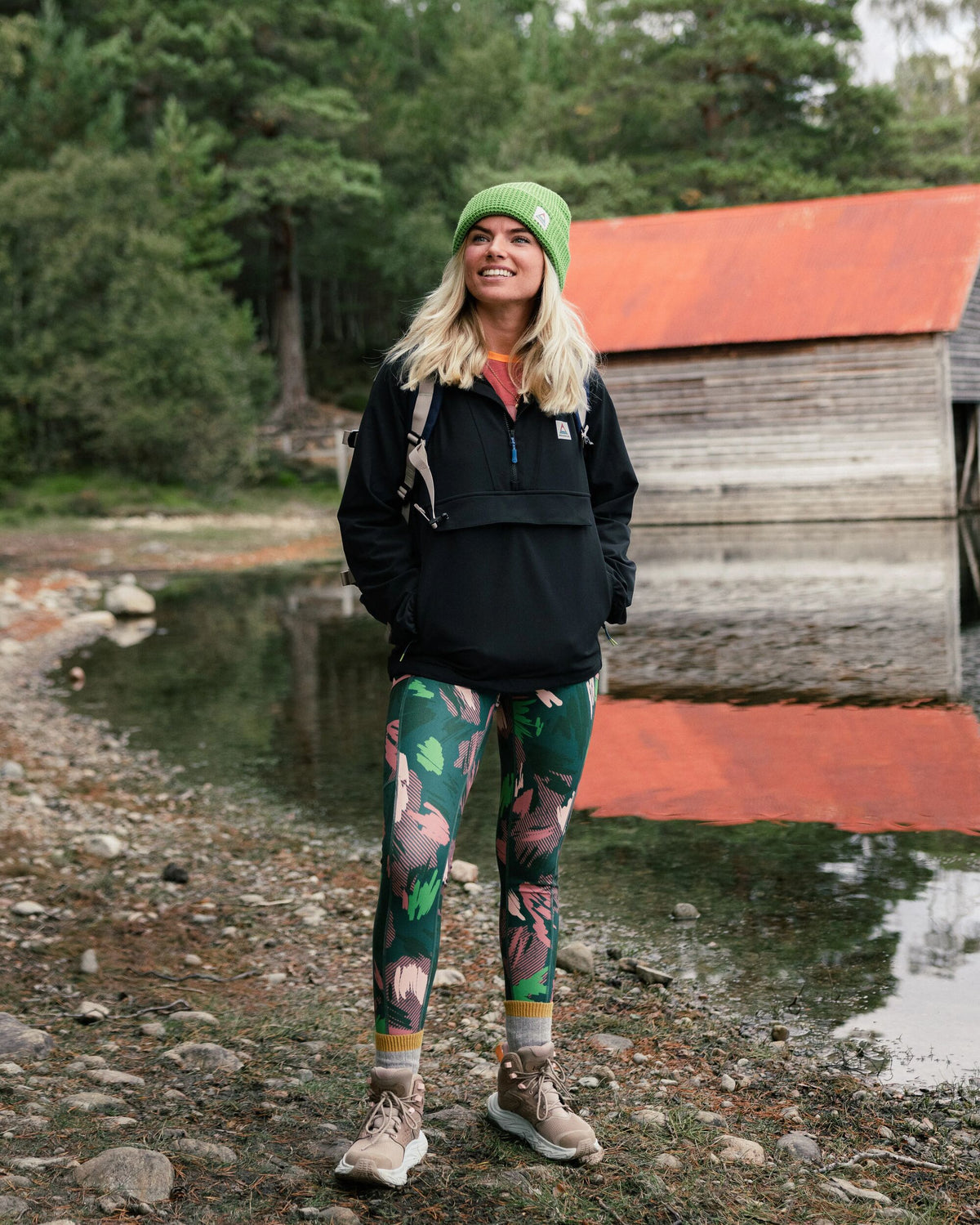 Ocean Softshell Anorak - Black - Lifestyle
