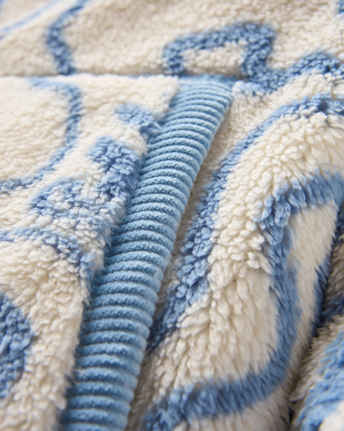Iris Collarless Fleece - Strata Swirl Birch - Flatlay