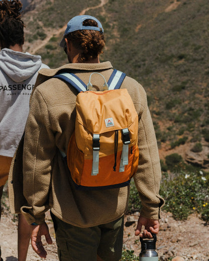 Boondocker 18L Backpack - Spruce Yellow - Lifestyle - Male