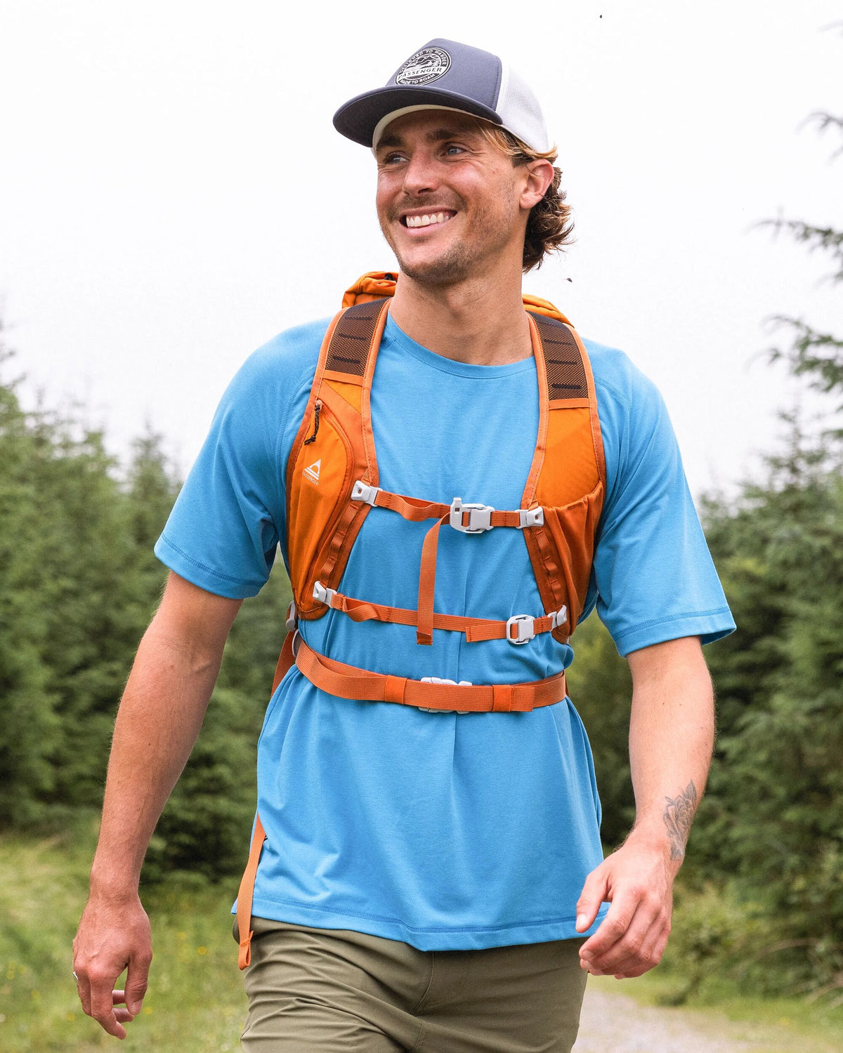 Trailscape 18L Backpack - Sunrise Orange - Lifestyle - Male