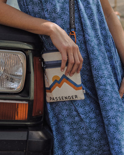Journey Crossbody Bag - Pebble Grey - Lifestyle - Female