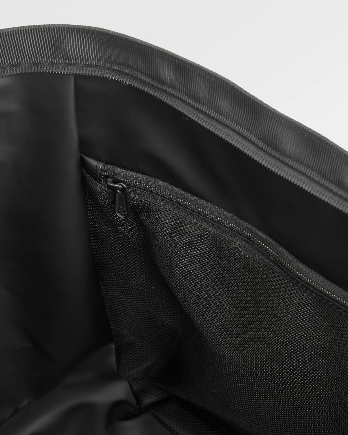 Boondocker Gear Tote 48L - Black - Flatlay