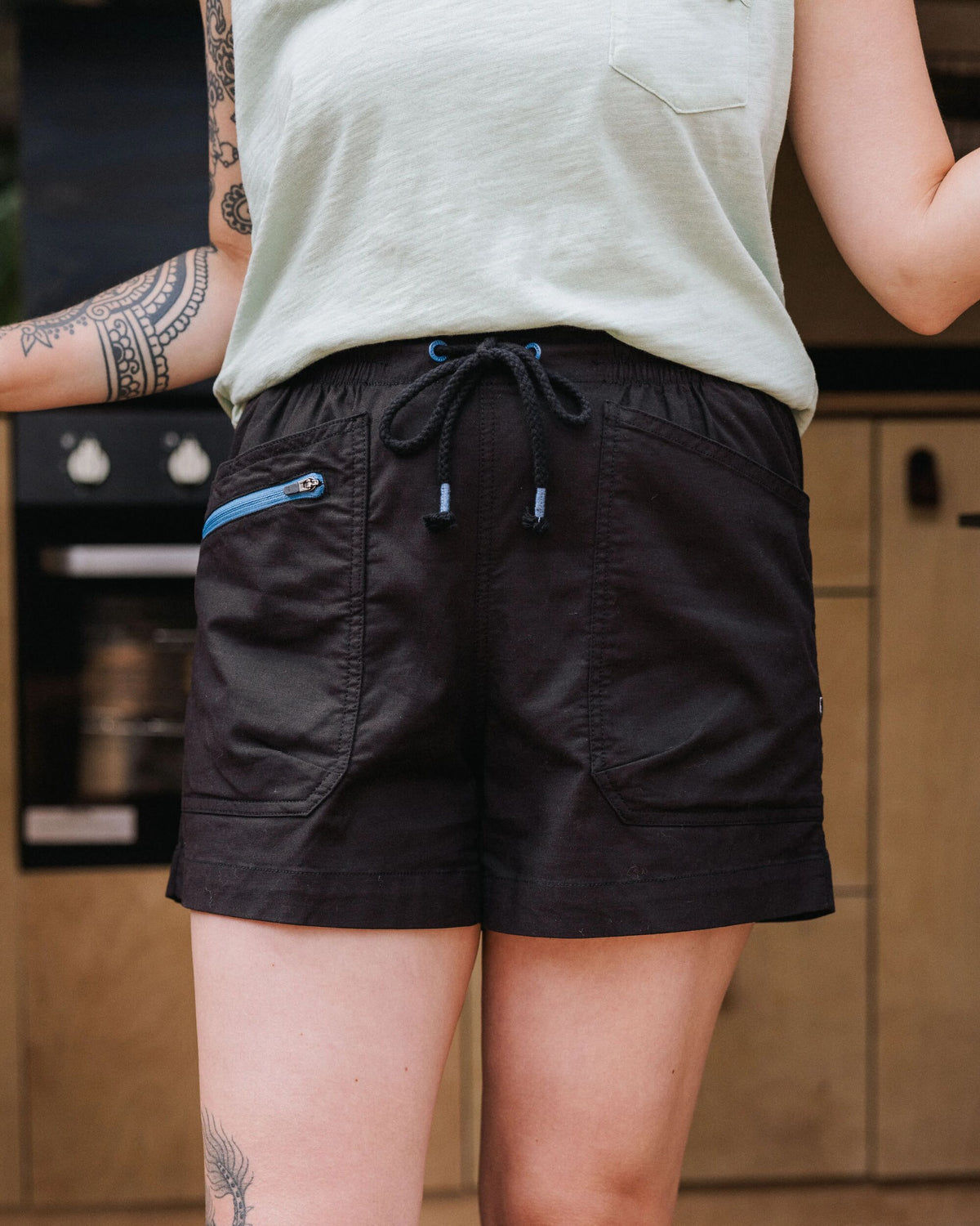 Basswood Cotton Short - Black - Lifestyle