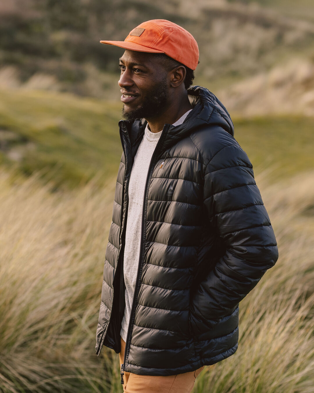 Roamer Insulated Jacket - True Black - Lifestyle