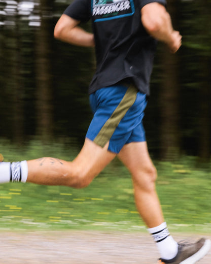 Swift Trail Short 7" - Dark Denim - Lifestyle