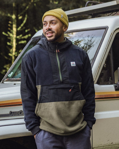Woodland Hooded Polartec® Fleece - Black/Khaki - Lifestyle