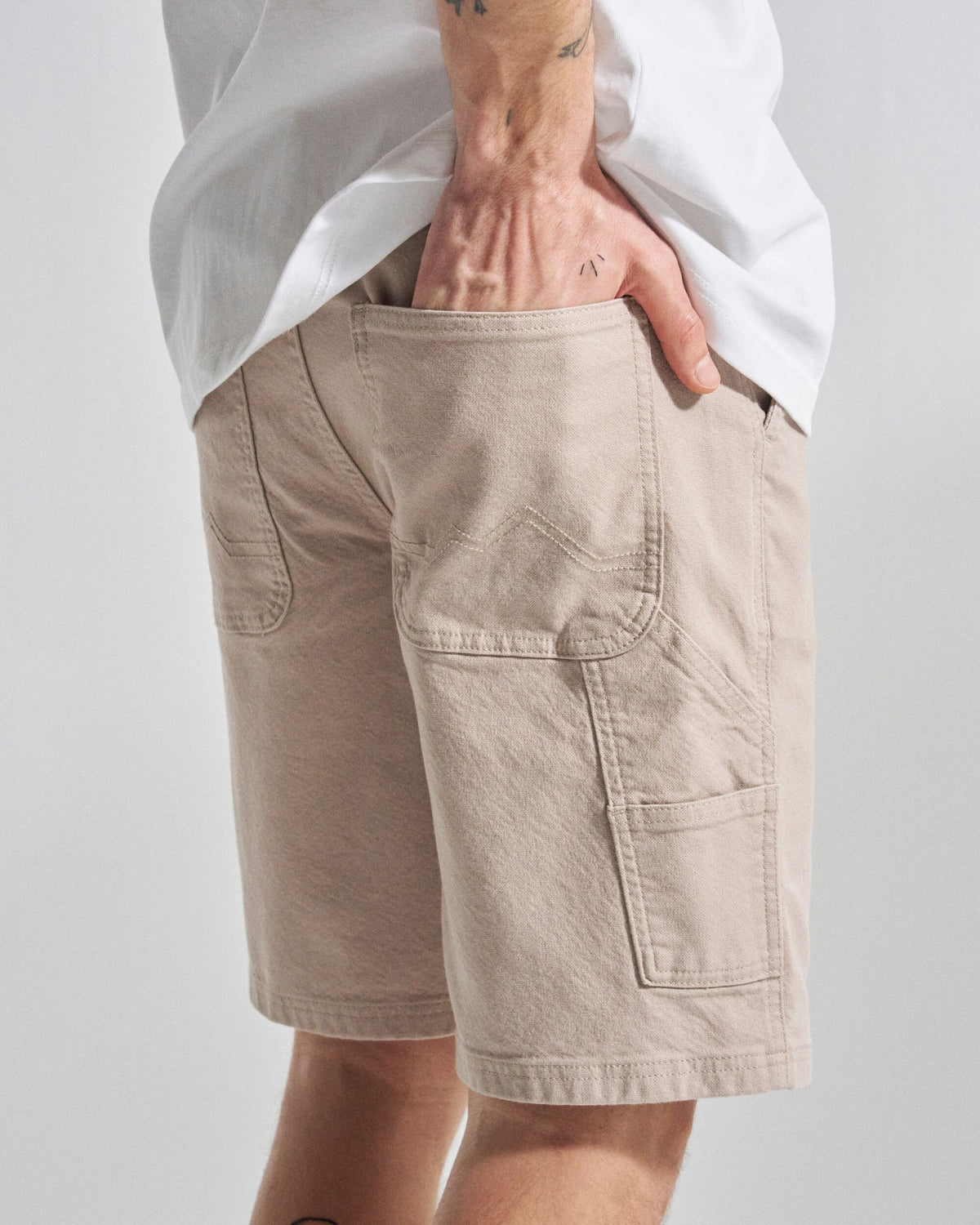 Vantage Cotton Canvas Short - Simply Taupe - Studio Model
