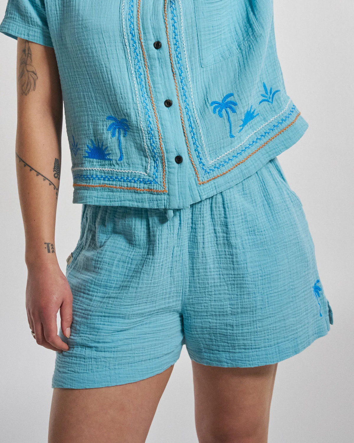 Waveney Cotton Short - Retro Blue  - Studio Model