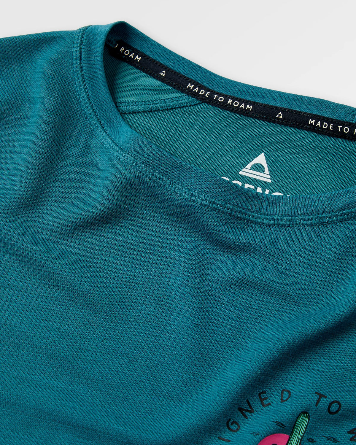 Camp Wild Lightweight Merino Blend LS T-Shirt - Mediterranean - Flatlay