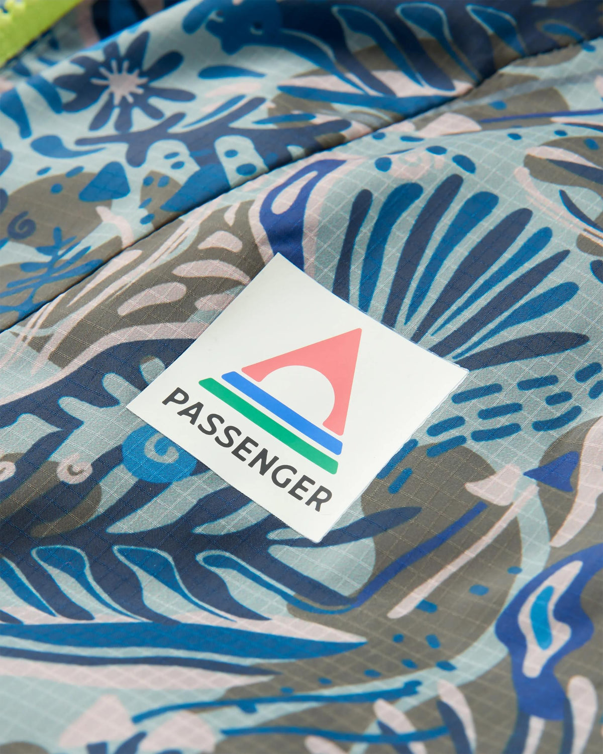 Viento Windshell Anorak - Abstract Seaweed Pistachio - Flatlay