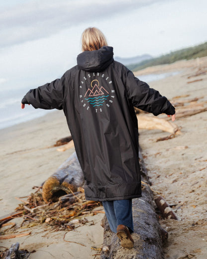 Escapism Sherpa Lined Changing Robe - Black - Lifestyle - Female