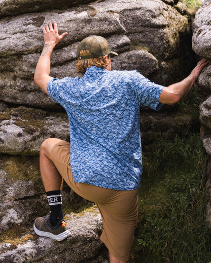 365 Active Shirt - Waves Dark Denim - Lifestyle