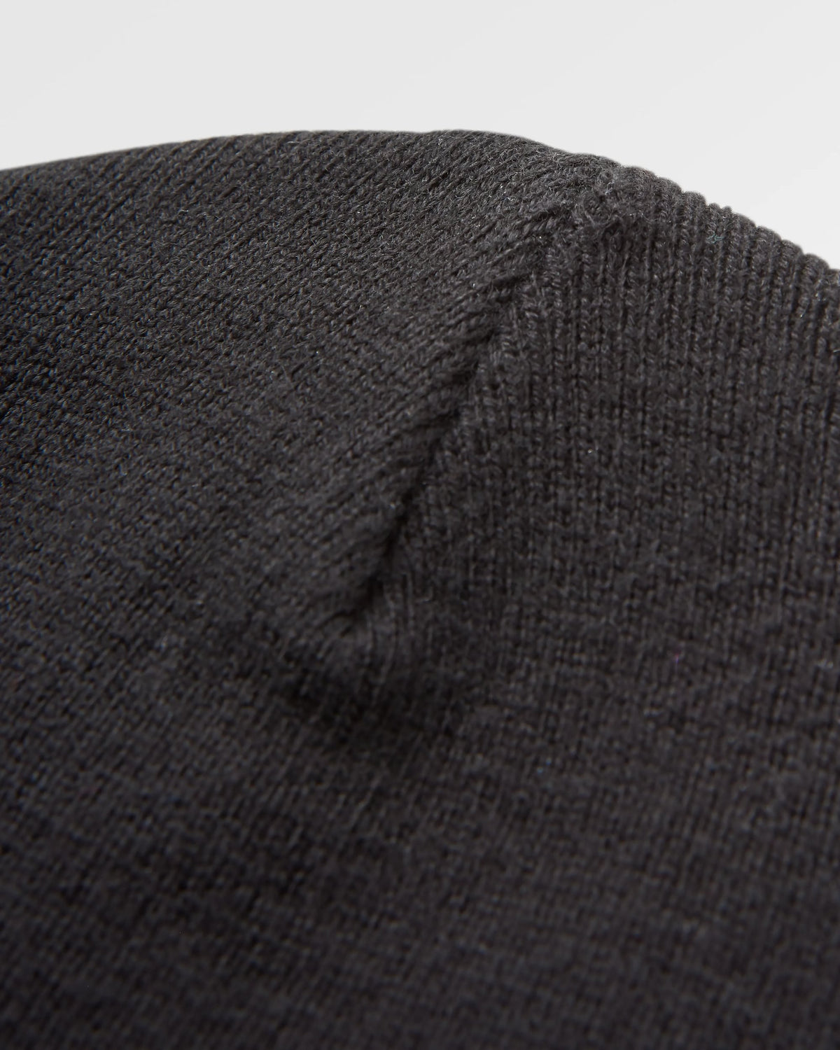 Core Low-Top Beanie - Black - Flatlay