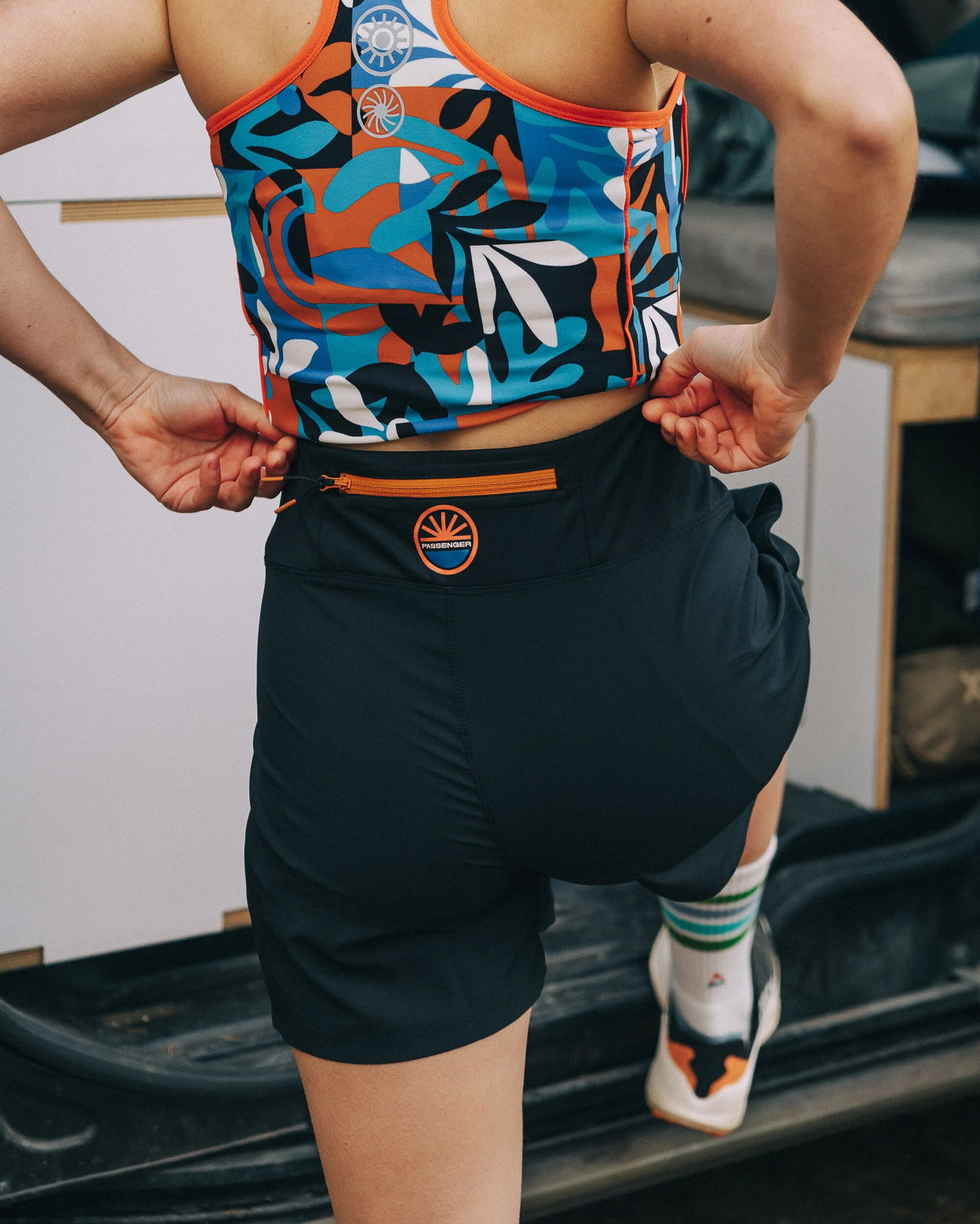 Roundtrip Trail Short 5" - Black - Lifestyle