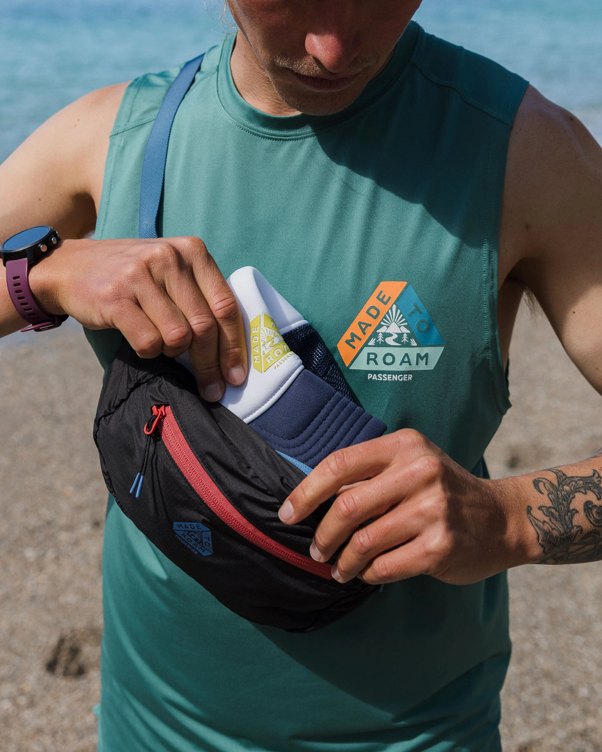 Trail Light Packable Hip Pack - Black - Lifestyle - Male