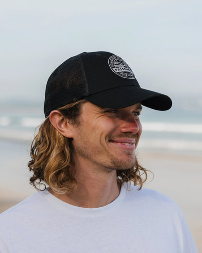Odyssey Mesh Cap - Black - Lifestyle - Male