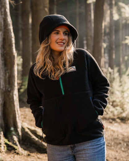 Maine 1/2 Zip Sherpa Fleece - Black - Lifestyle