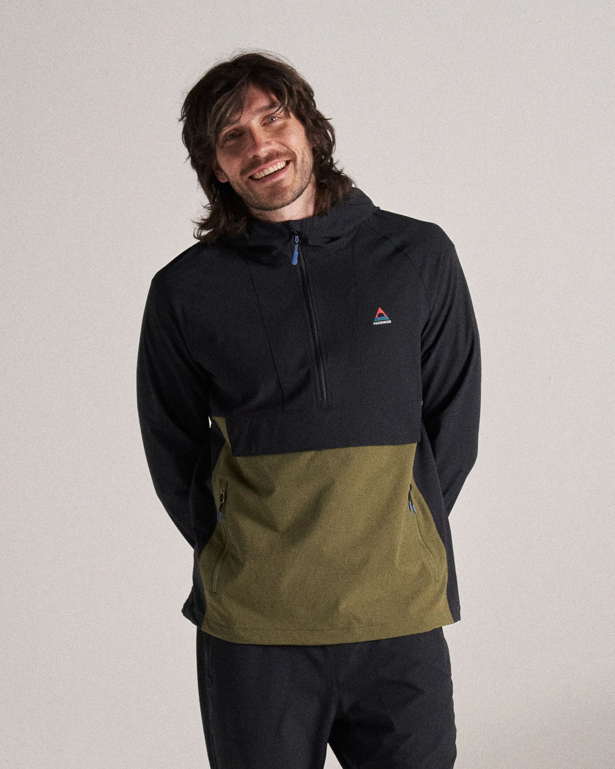 Roamer Light Softshell Anorak - Black/Khaki - Studio Model