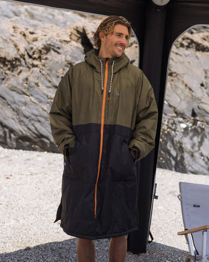 Waves Sherpa Lined Changing Robe - Black/Khaki - Lifestyle - Male