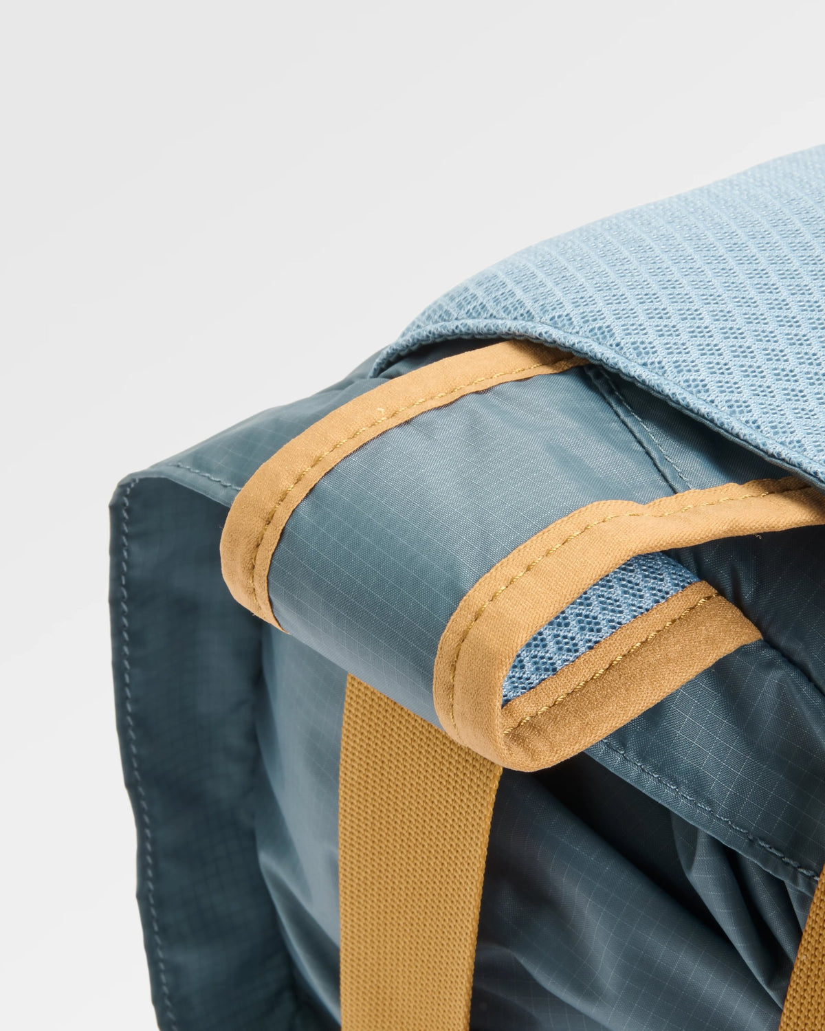 Travelscape Light Tote - Stormy Blue  - Flatlay