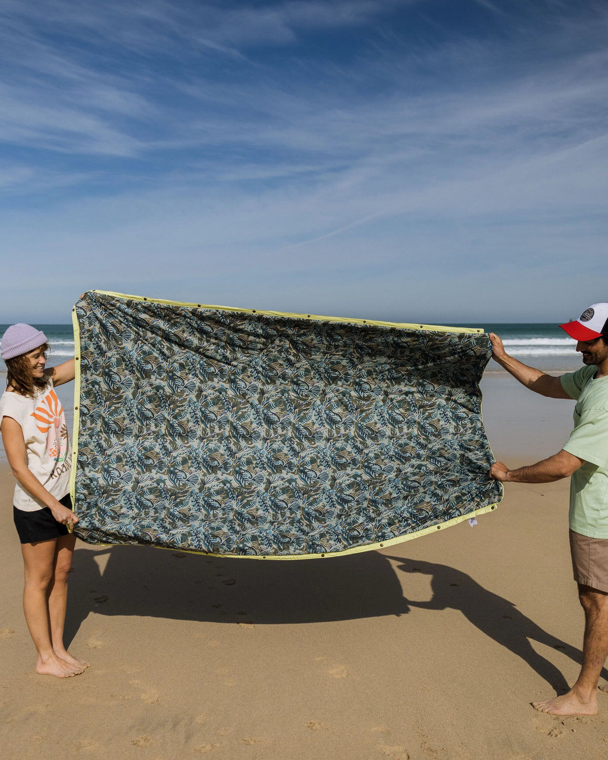 Van Ripstop Blanket - Abstract Seaweed Pistachio - Lifestyle