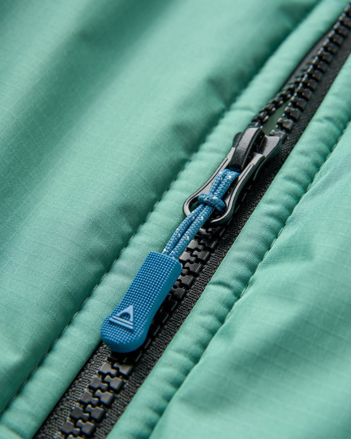 Waves Sherpa Lined Changing Robe - Spearmint/Deep Ocean - Flatlay