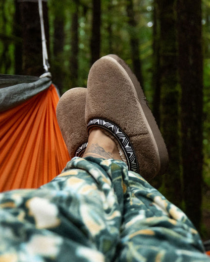 Ember Sherpa Fleece Slipper - Biscuit - Lifestyle