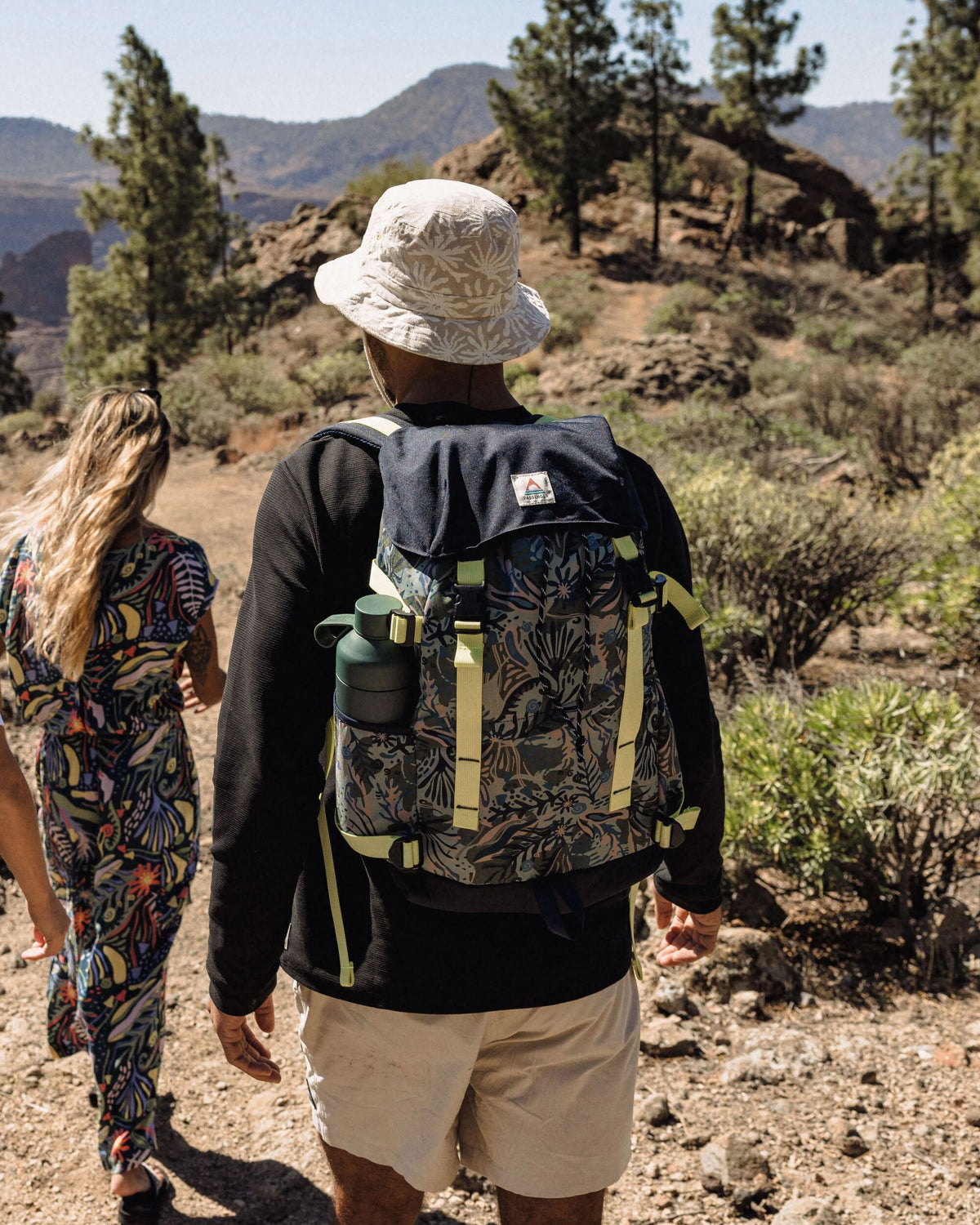 Boondocker 26L Backpack - Abstract Seaweed Pistachio - Lifestyle - Male