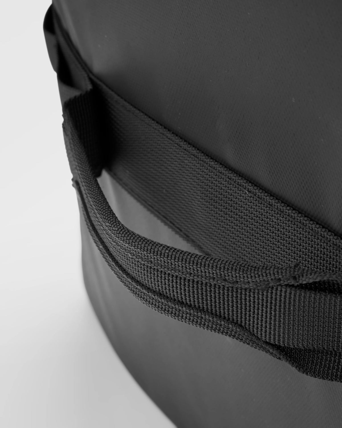 Vandrobe Duffel - Black - Flatlay