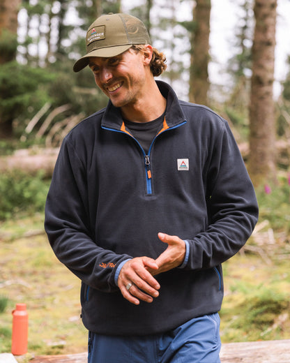 Switchback Micro Polartec® Fleece - Black - Lifestyle