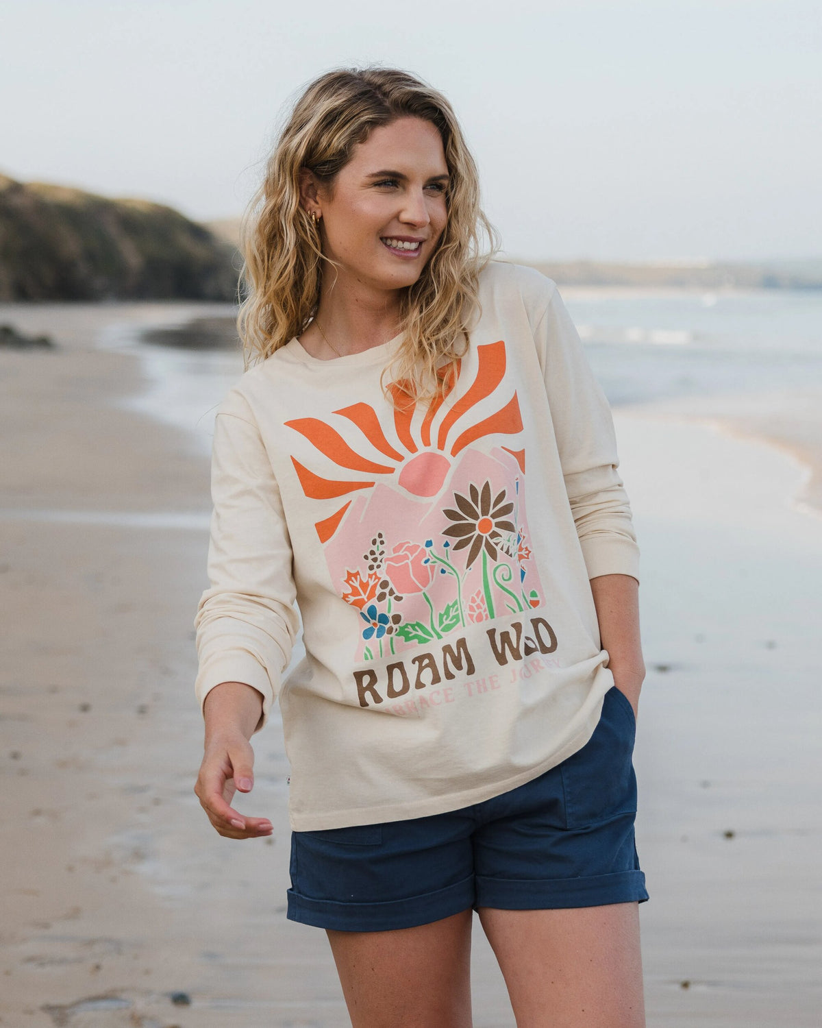 Roam Wild Oversized LS T-Shirt - Birch - Lifestyle
