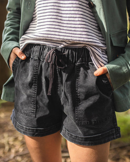 Carriso Cotton Short - Black - Lifestyle