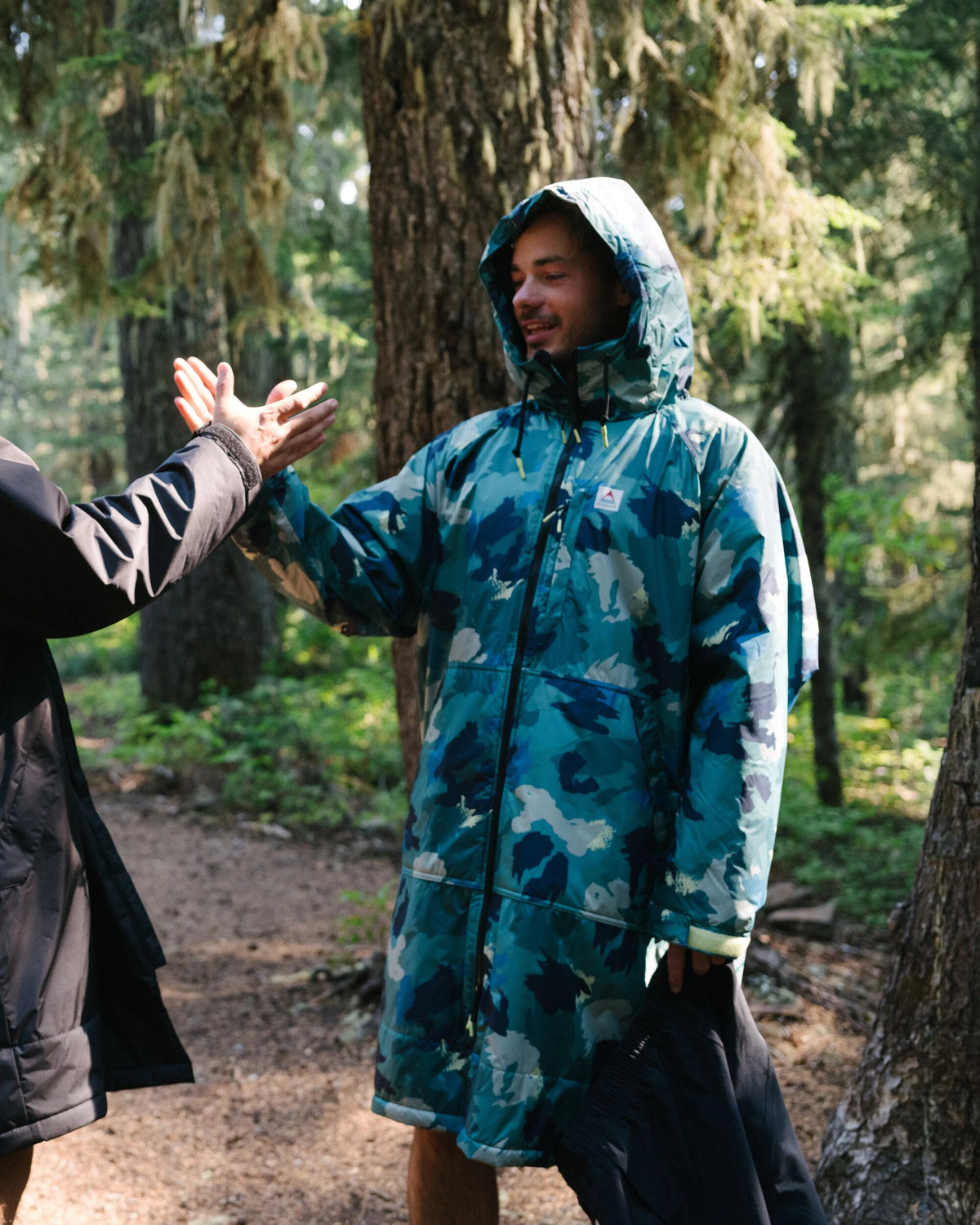 Waves Sherpa Lined Changing Robe - Alpine Camo Rain Forest - Lifestyle - Male