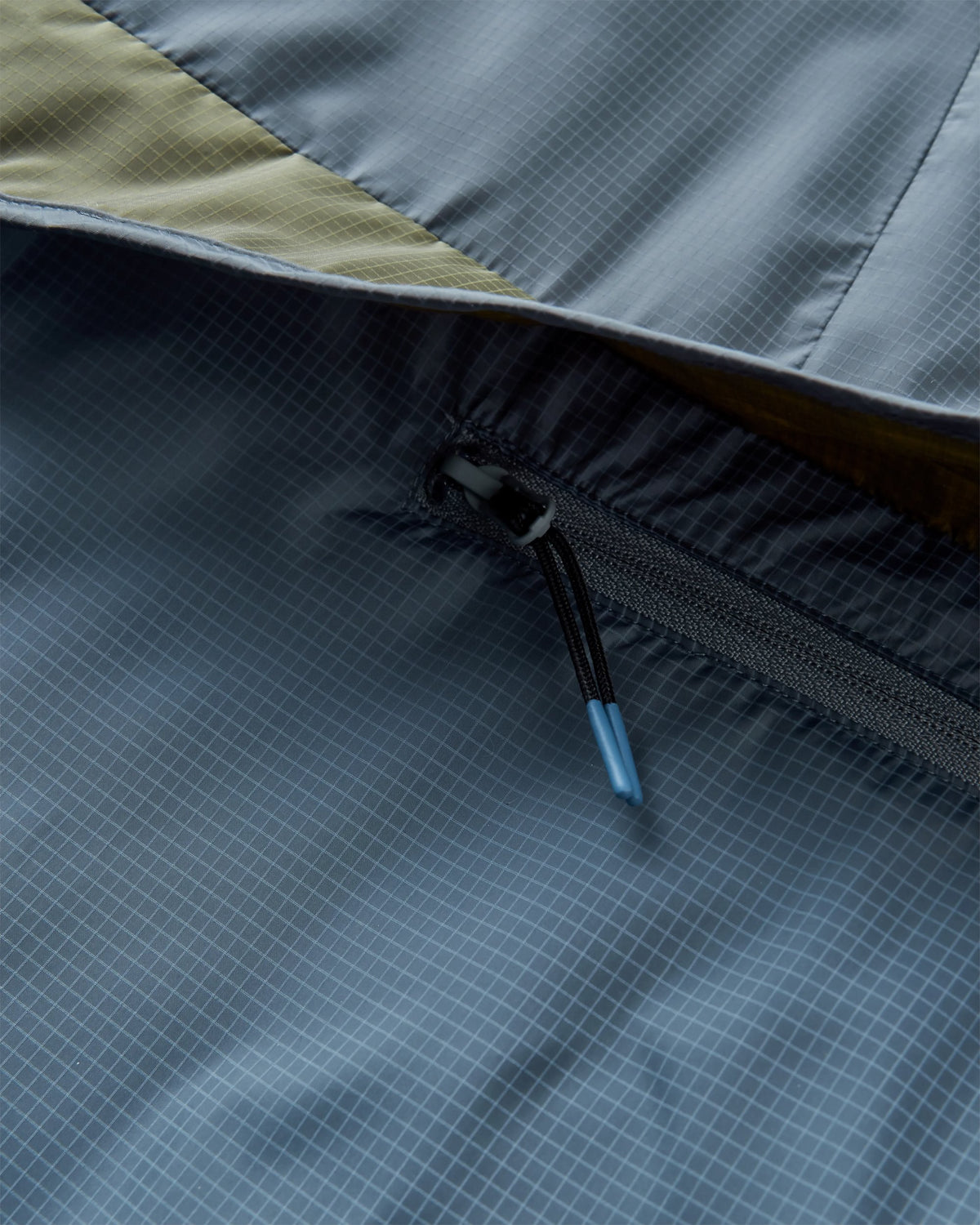 Gusto Windshell Anorak - Charcoal/Storm Grey - Flatlay