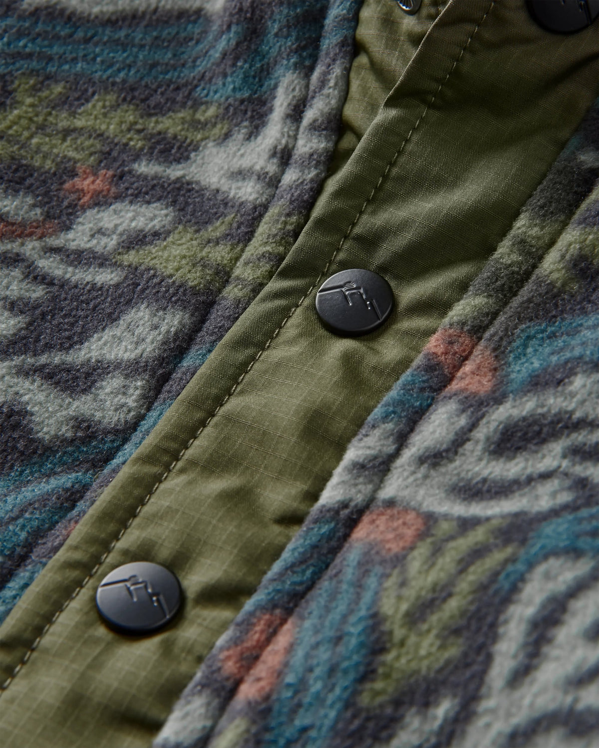 Adrift Polar Fleece - Ocean Current Black - Flatlay