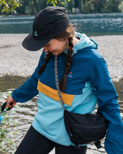 Ocean Softshell Anorak - Retro Blue/Tidal Blue - Lifestyle