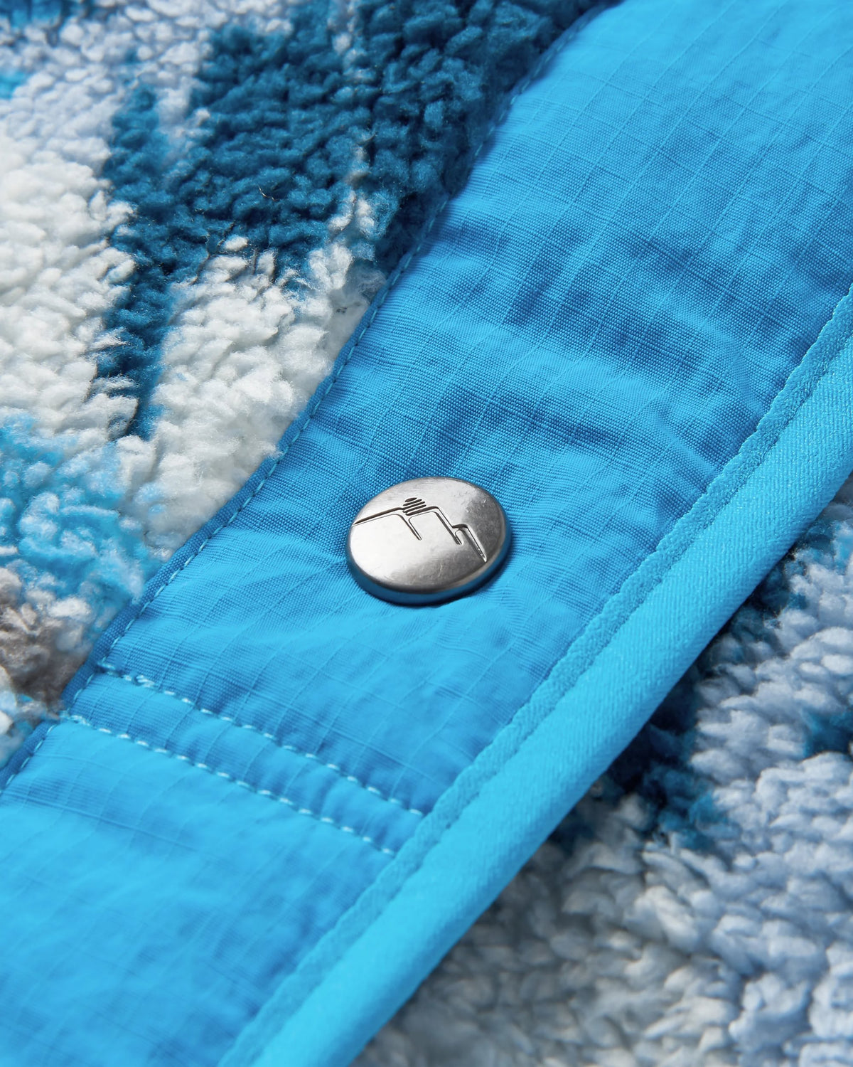 Navegado Soft-Touch Sherpa Fleece - Abstract Mountain Blue Fog - Flatlay