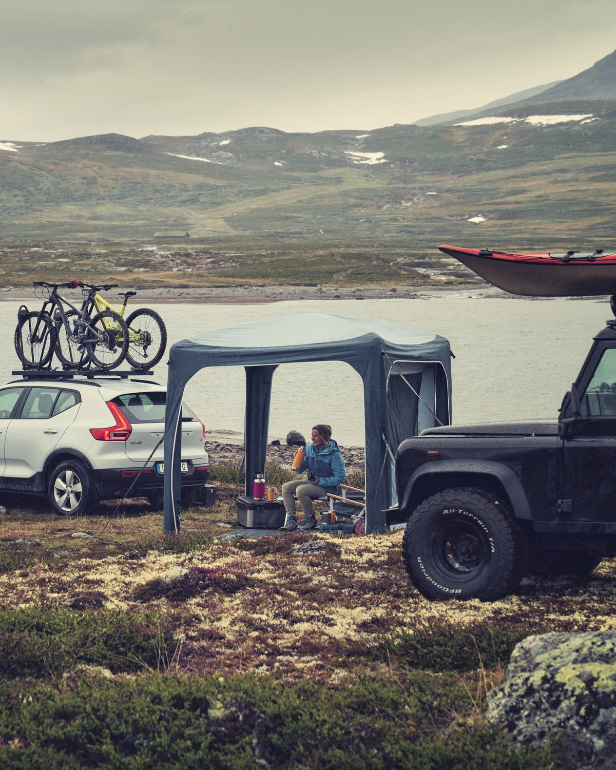 Dometic Hub 2.0 Mesh Panel - Charcoal - Lifestyle
