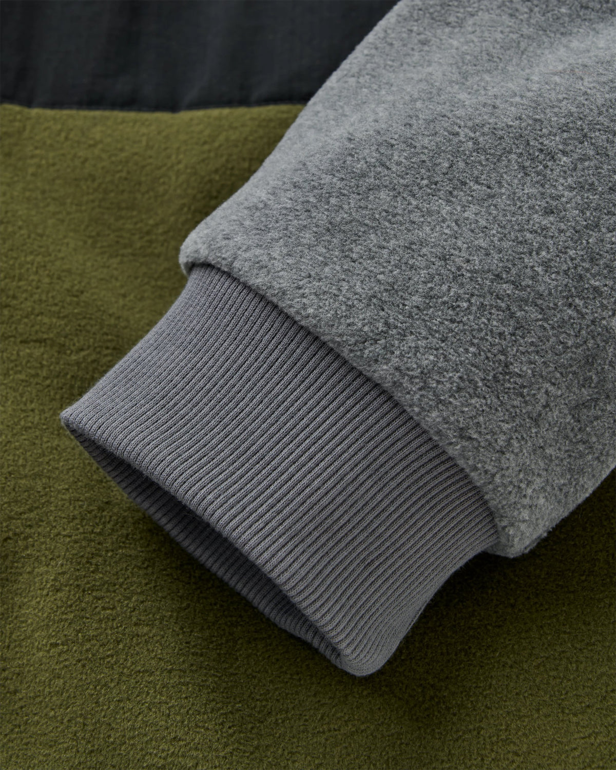 Woodland Hoodless 1/2 Zip Polartec® Fleece - Grey Marl/Khaki - Flatlay