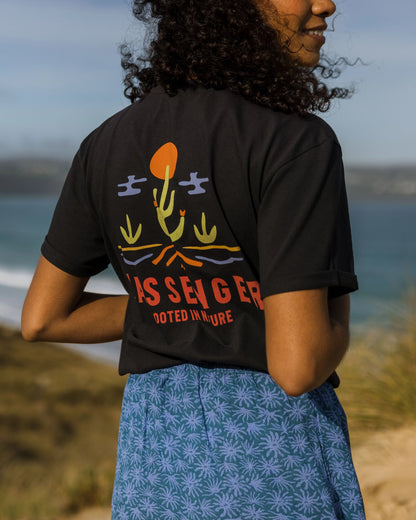 Planted T-Shirt - Black - Lifestyle