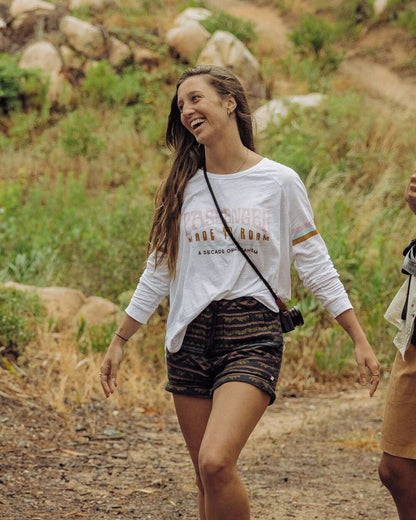 La Sarena Oversized LS T-Shirt - White - Lifestyle