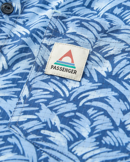 365 Active Shirt - Waves Dark Denim - Flatlay