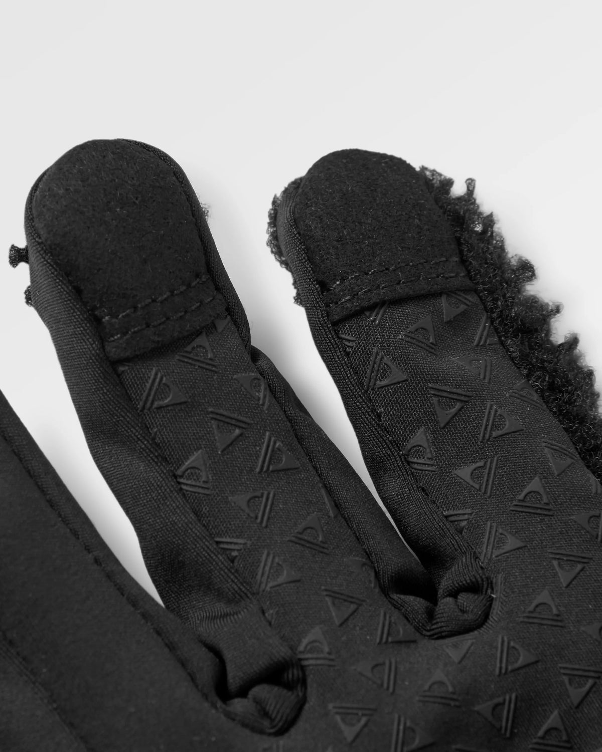 Snowfall Sherpa Gloves - Black - Flatlay